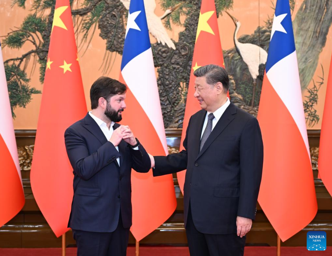 Xi reúne-se com presidente chileno