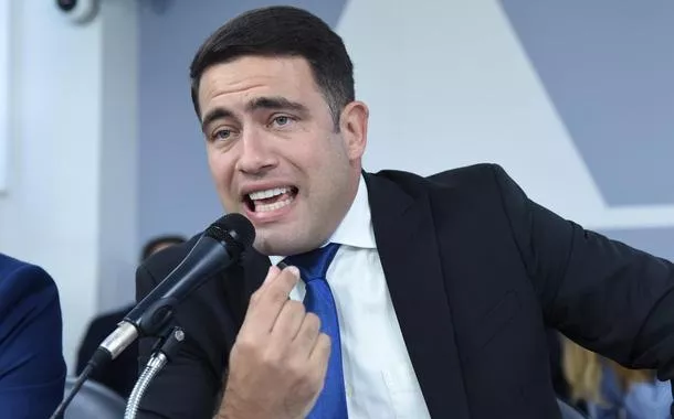 Parlamentar propõe multa pesada a quem levar bebê reborn ao SUS