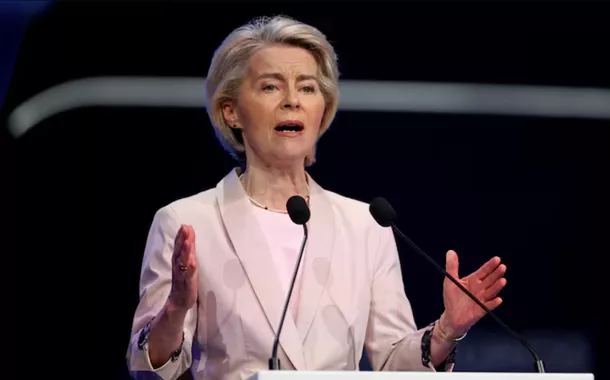 A presidente da Comissão Europeia, Ursula von der Leyen, participa do congresso do Partido Popular Europeu (PPE), em Valência, Espanha, em 29 de abril de 2025