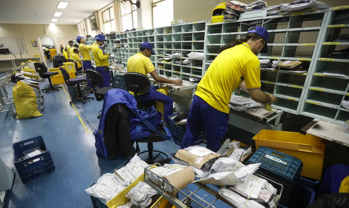 Os trabalhadores dos Correios