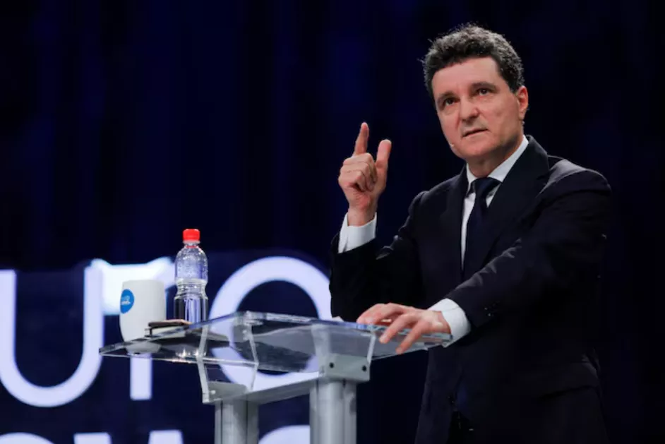 Nicusor Dan vence presidência da Romênia e freia avanço da extrema direita