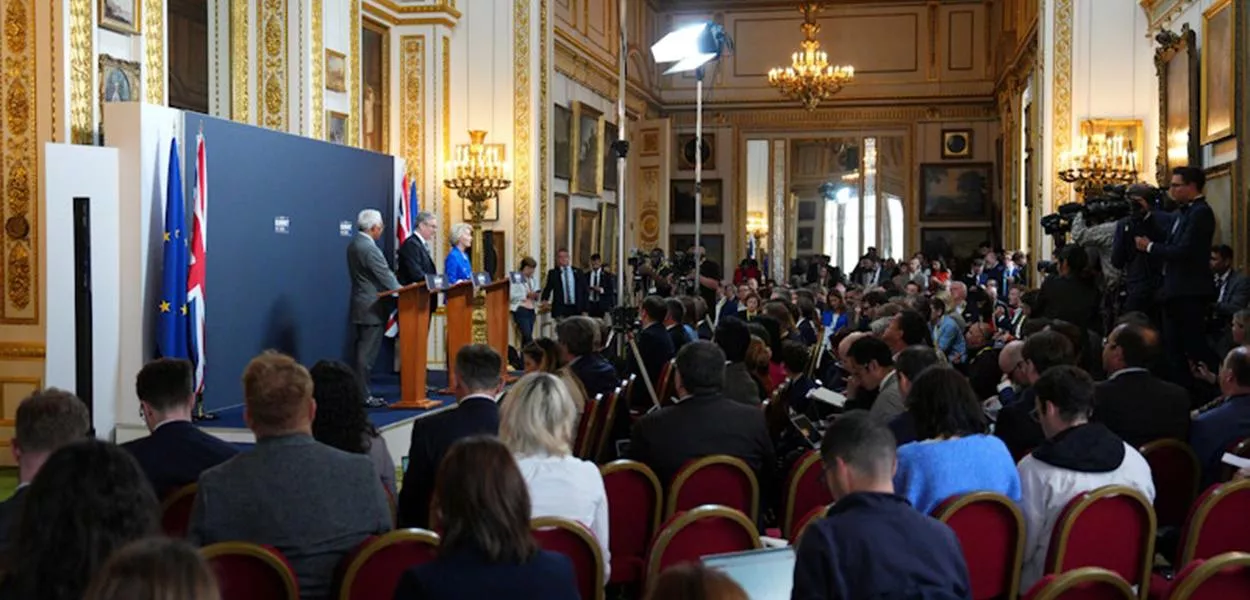 A coletiva de imprensa da cúpula Reino Unido-UE na Lancaster House, em Londres, Inglaterra