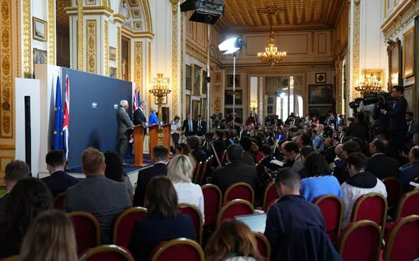 A coletiva de imprensa da cúpula Reino Unido-UE na Lancaster House, em Londres, Inglaterra