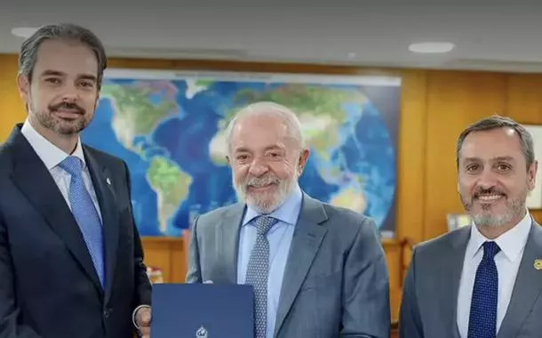 Valdecy Urquiza (à esq.), Lula e Andrei Passos Rodrigues