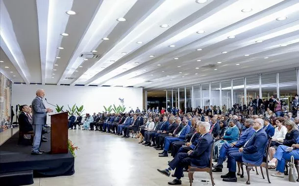 Presidente da República, Luiz Inácio Lula da Silva, durante reunião com Ministros de Agricultura da União Africana.
Palácio do Itamaraty, Brasilia - DF.

Foto: Ricardo Stuckert / PR