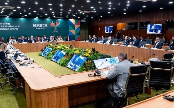 Ministros de Energia dos BRICS durante reunião no Itamaraty