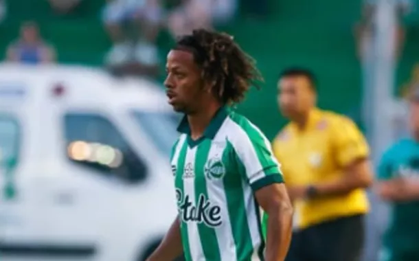 Ministério Público faz busca e apreensão contra Ênio, atacante do Juventude