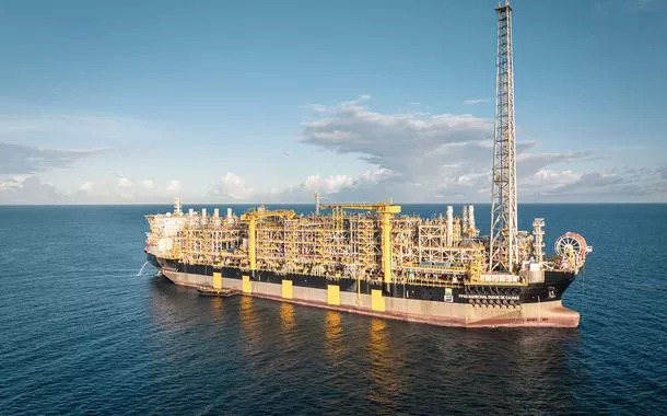 Navio-plataforma Marechal Duque de Caxias alcança topo de produção no pré-sal
