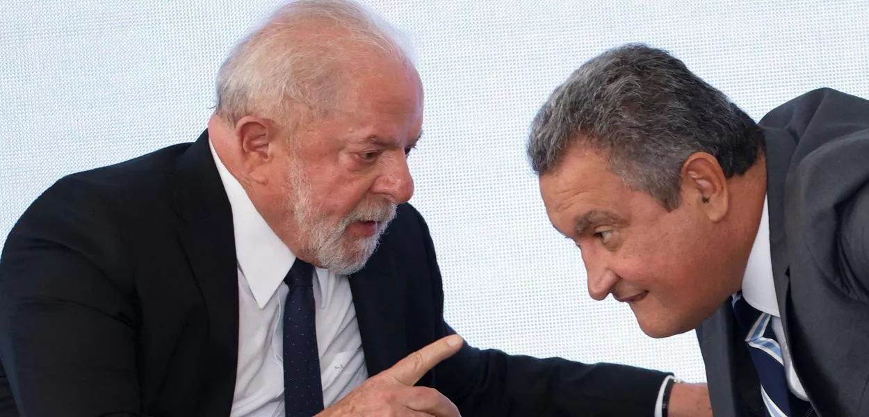 Presidente Luiz Inácio Lula da Silva (à esq.) e ministro da Casa Civil, Rui Costa