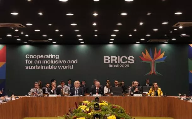 Vice-presidente e ministro, Geraldo Alckmin, destaca liderança do BRICS em indústria sustentável e tecnologia, com foco em PMEs