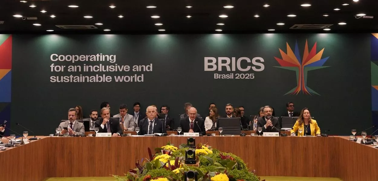 Vice-presidente e ministro, Geraldo Alckmin, destaca liderança do BRICS em indústria sustentável e tecnologia, com foco em PMEs