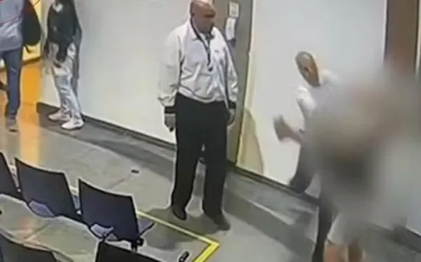 Segurança agride paciente com colar cervical em cadeira de rodas em hospital de São Bernardo do Campo