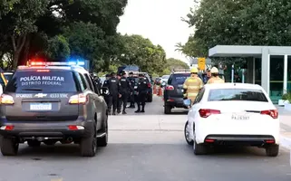 Brasília (DF), 22/05/2025 - Homem com pacote suspeito ameaça explodir bomba no prédio do MDS