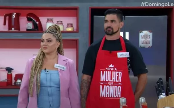 Amanda ao lado de seu marido, agora asassino que confessou o  crime 