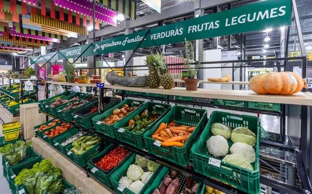 Itaipu apresenta experiência de turismo sustentável com impacto social no mercado barrageiro