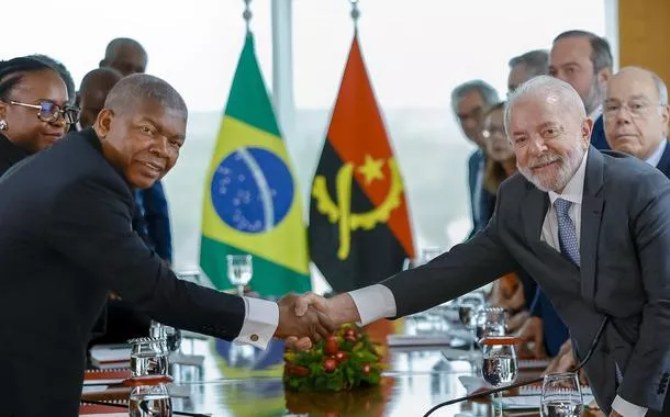 Angola pretende comprar três aeronaves KC-390 da Embraer, diz Lula