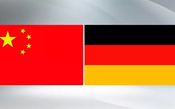 Xi Jinping conversa por telefone com o chanceler alemão