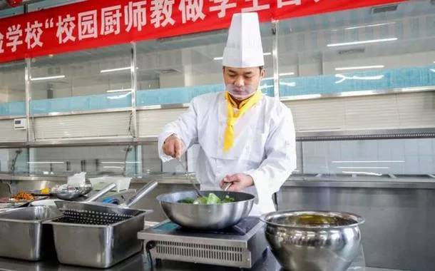 China lança novas diretrizes alimentares para combater "obesidade crescente"