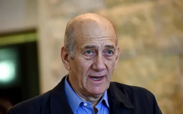 Ex-premiê israelense diz que Israel está cometendo crimes de guerra