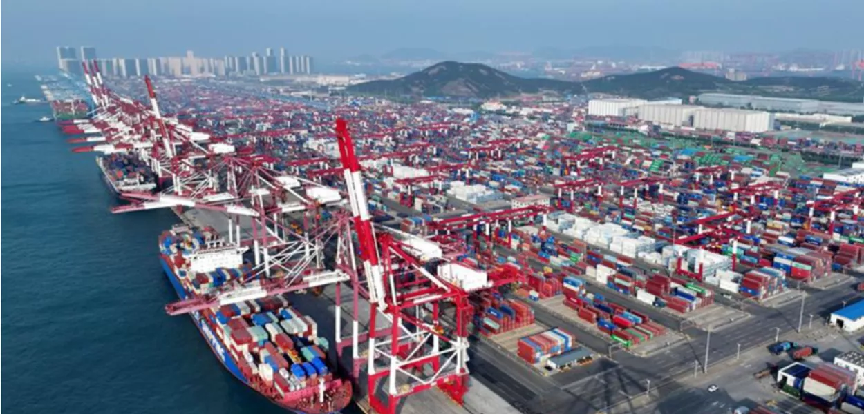 Porto de Qingdao, província chinesa de Shandong