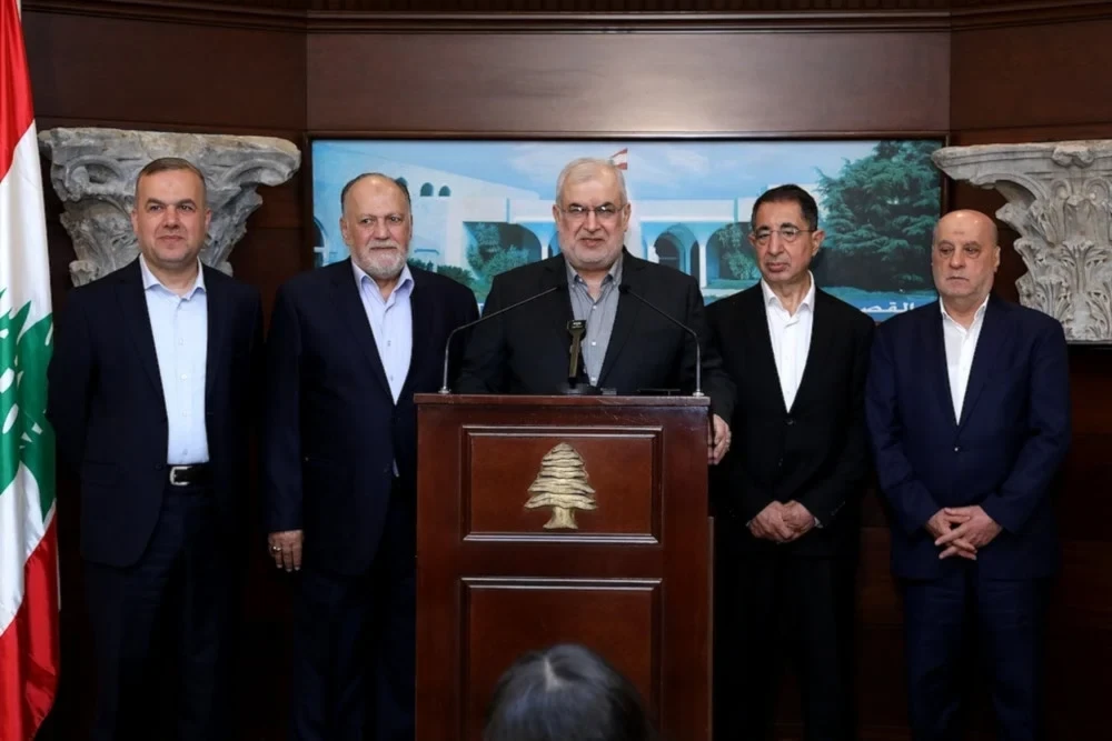 O presidente do Líbano, Joseph Aoun, com parlamentares do país - 26/05/2025