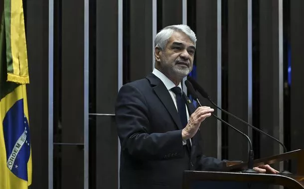 Humberto Costa após recorde de exportação: 'enquanto uns criam barreiras, nós abrimos mercados'