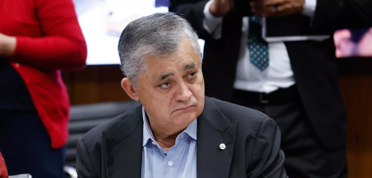 José Guimarães