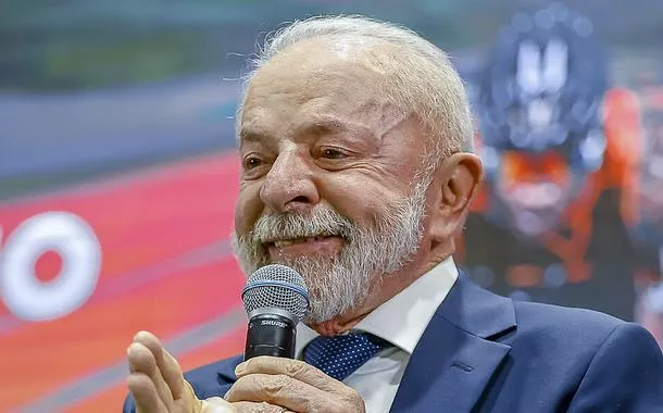 Lula despacha do Alvorada após crise de labirintite e segue sob medicação