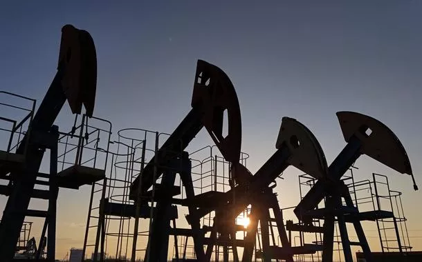 Bombas de petróleo desativadas no campo de Airankol, operado pela Caspiy Neft, na região de Atyrau, Cazaquistão
