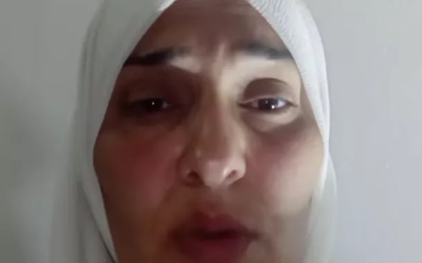 “Eu tô pedindo pra viver”: palestina que morou no Brasil denuncia abandono e pede socorro para deixar Gaza com os filhos