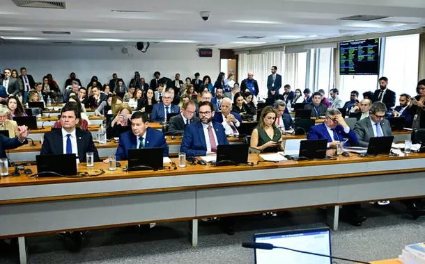 Senado dá nova demonstração de machismo em debate sobre cotas para candidatas mulheres