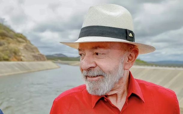 Lula ironiza caso de labirintite e afirma estar "maravilhosamente bem" e "bonitão"