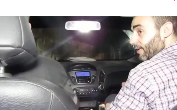 Uma captura de tela mostra, de acordo com o Exército israelense, o chefe do Hamas em Gaza, Mohammed Sinwar, retirada de um vídeo distribuído, divulgado em 17 de dezembro de 2023