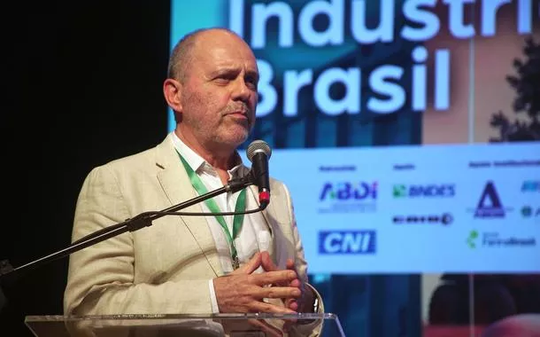 Clemente Ganz Lúcio defende pacto nacional por desenvolvimento com justiça social e sustentabilidade