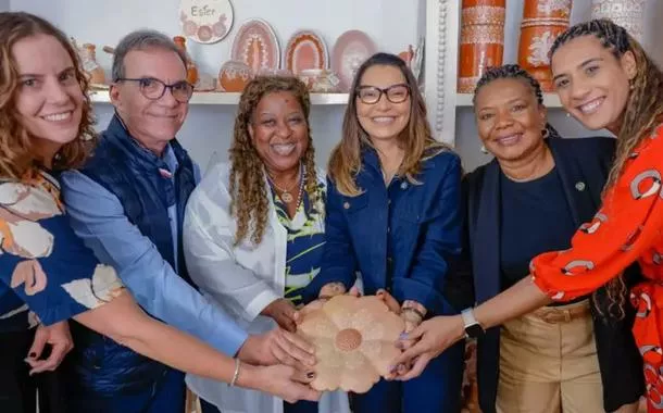 Janja visita artesãs no Vale do Jequitinhonha e defende protagonismo feminino no empreendedorismo