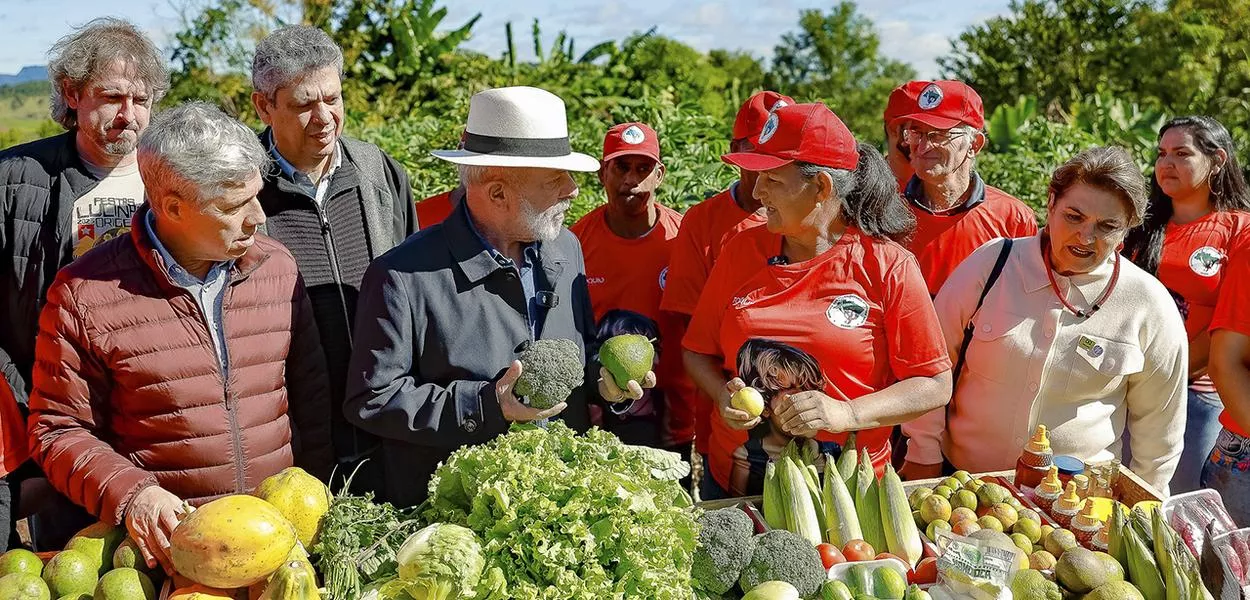 Lula com outras lideranças do campo no Paraná