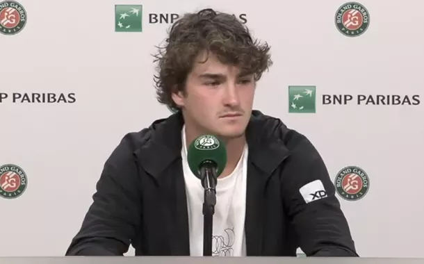João Fonseca celebra vitória em Roland Garros: “Minha primeira terceira rodada em um Grand Slam, estou gostando”