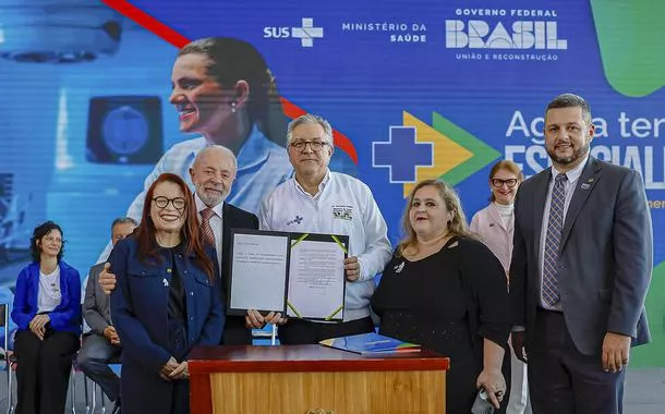 Lula durante a cerimônia de lançamento do "Agora Tem Especialistas" 