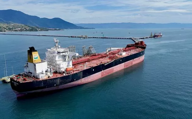 Navio petroleiro da Petrobras

