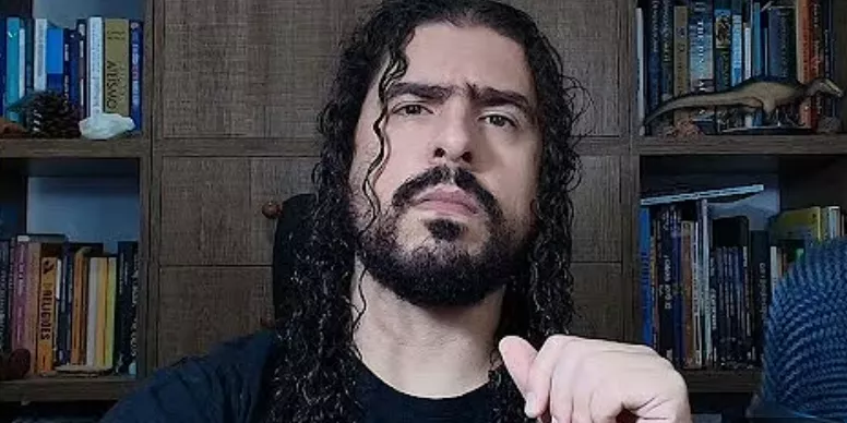 Youtuber e biólogo Pirulla, em vídeo de seu canal no YouTube - 30/05/2025