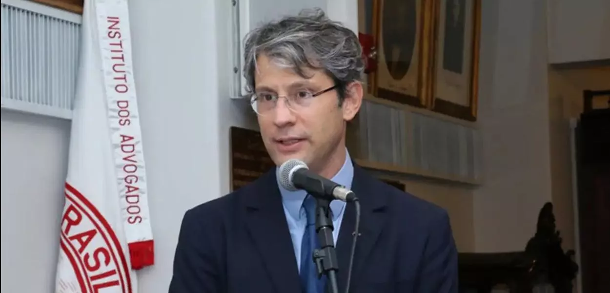 José Roberto de Castro Neves 