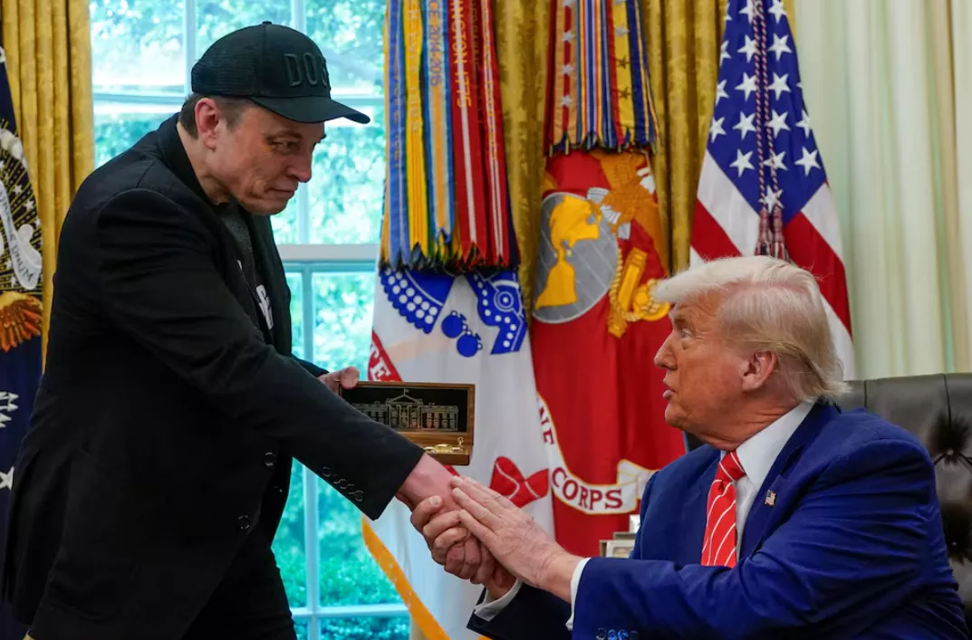 O presidente dos EUA, Donald Trump, e Elon Musk participam de uma coletiva de imprensa no Salão Oval da Casa Branca, em Washington, DC, EUA, em 30 de maio de 2025