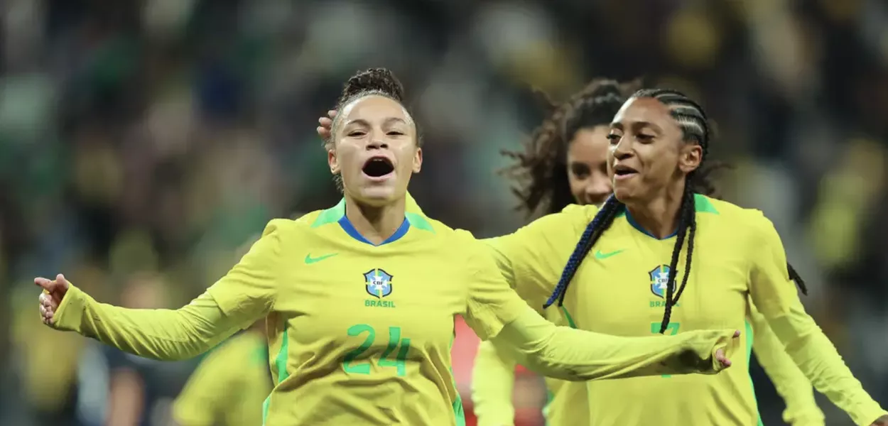 Seleção feminina de futebol