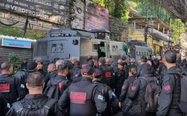 Operação conjunta entre PM e Ministério Público do Rio de Janeiro e do Ceará acontece na Rocinha, na Zona Sul do Rio