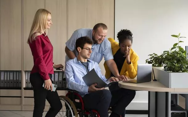 Oportunidade vence necessidade