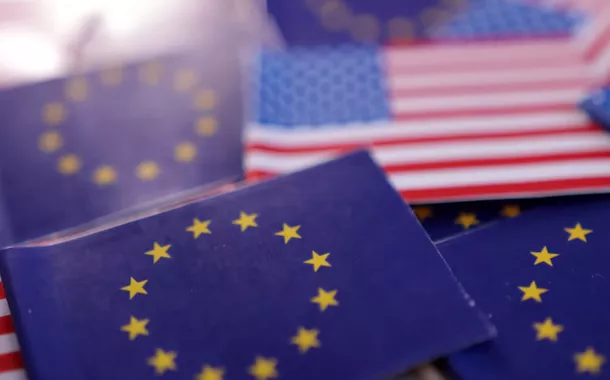 UE ameaça aplicar contramedidas às tarifas dos EUA; Trump diz estar aberto a negociações