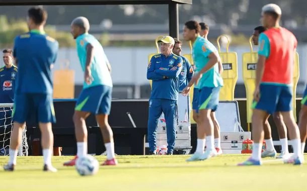 Carlo Ancelotti comanda o primeiro treino da seleção brasileira