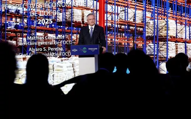 Guerra comercial de Trump afeta crescimento dos EUA e OCDE reduz perspectiva global