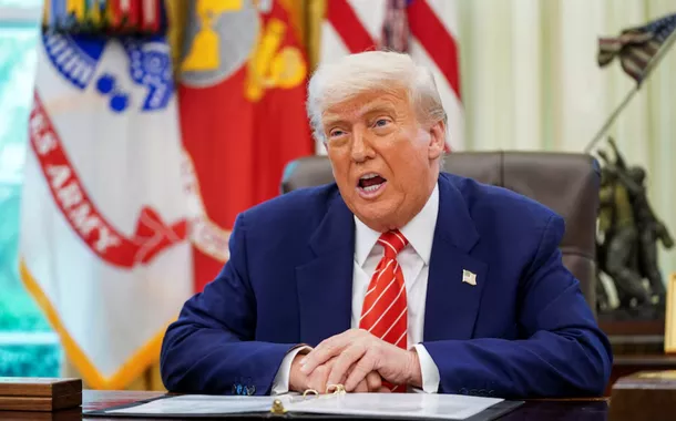 O presidente dos EUA, Donald Trump, fala durante uma coletiva de imprensa com Elon Musk (não na foto) no Salão Oval da Casa Branca, em Washington, DC, EUA, em 30 de maio de 2025