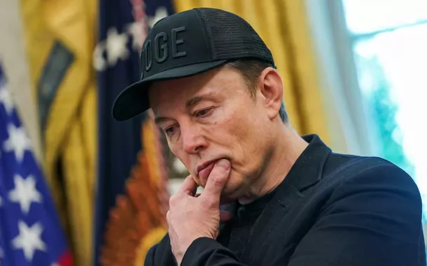 Elon Musk reage durante uma coletiva de imprensa com o presidente dos EUA, Donald Trump (não mostrado na foto), na Casa Branca, em Washington, DC, EUA, em 30 de maio de 2025